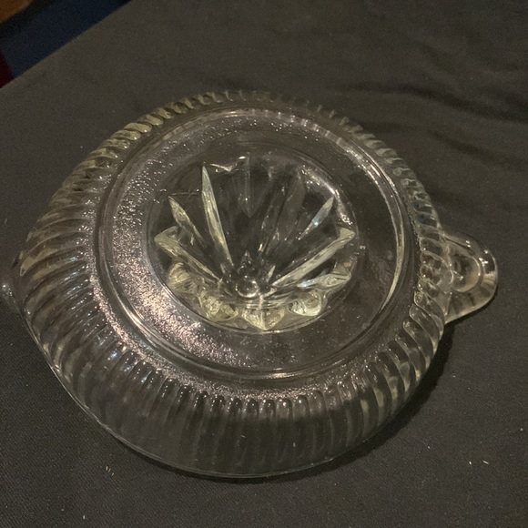 Vintage Glass Juicer Unmarked - Picture 3 of 6